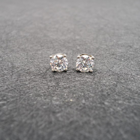 round diamond earrings